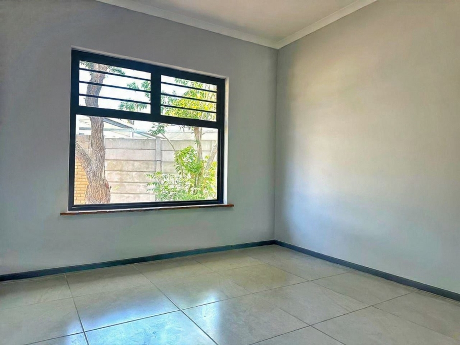 4 Bedroom Property for Sale in Panorama Western Cape